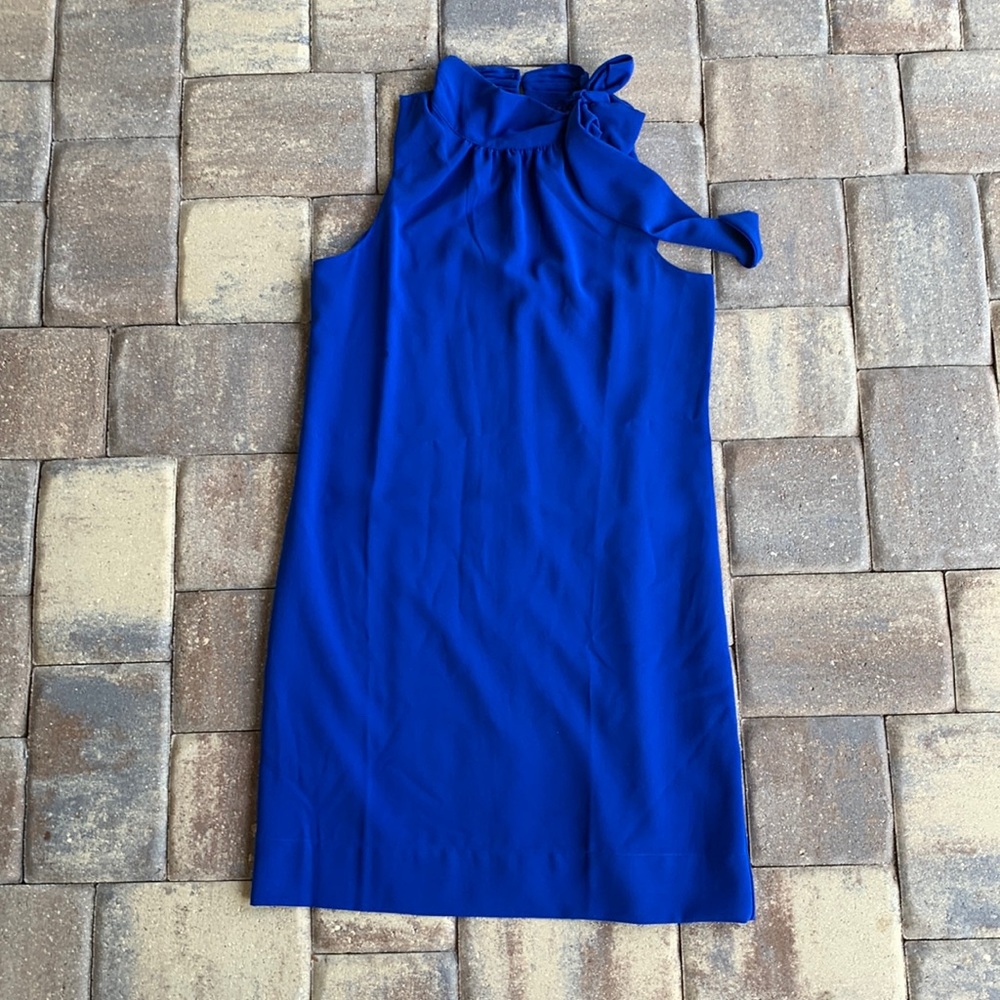Beautiful blue dress size 10 with Neck bow
